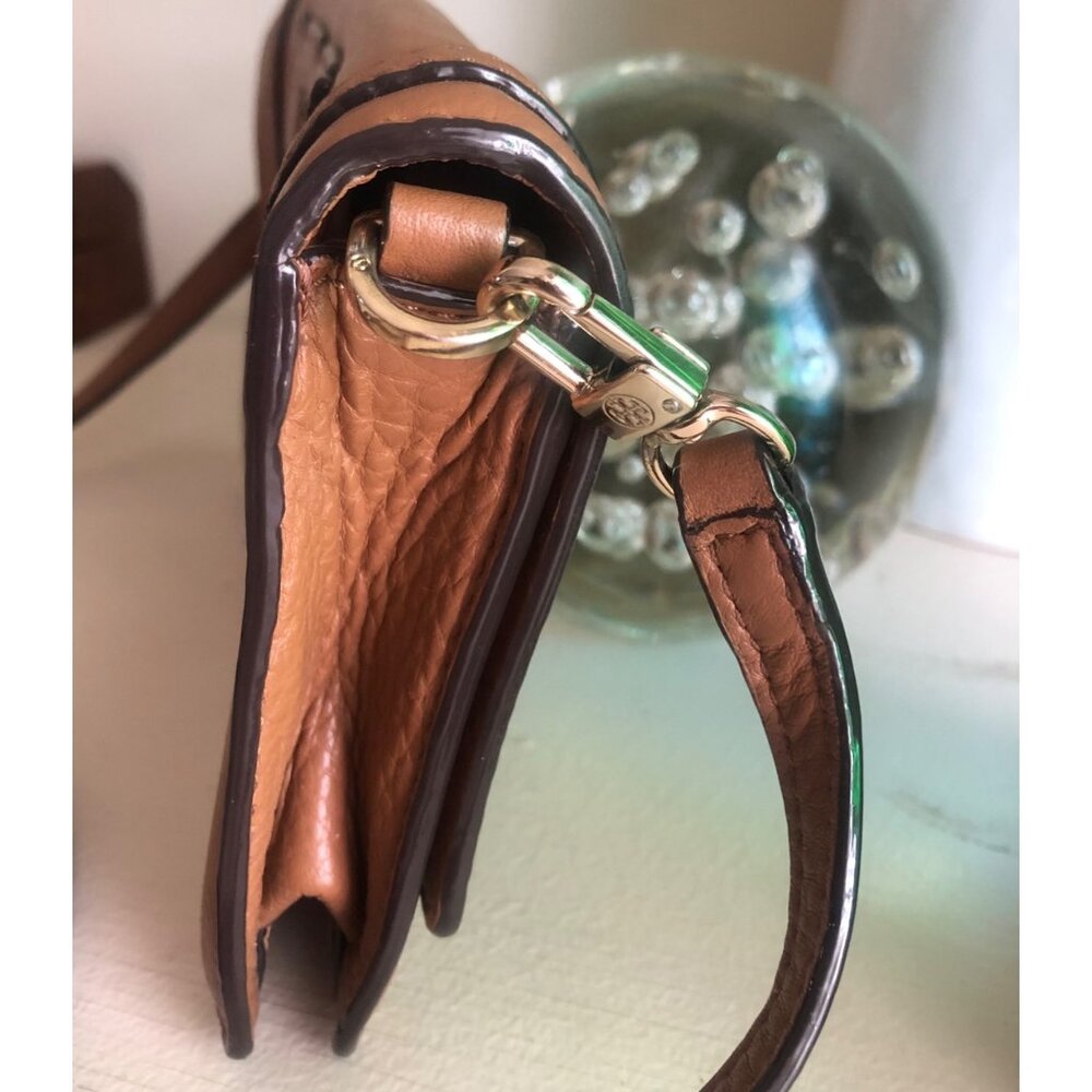 Tory Burch ALL T Crossbody Bag Bark - Picture 3 of 12